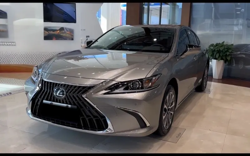 Lexus-ES200-2019-chauffeur-service.webp