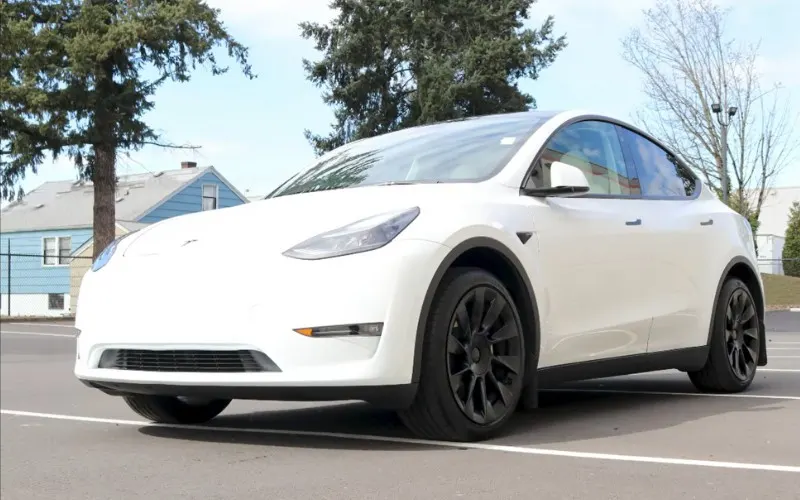 Tesla-Model-Y-Long-Range-2023-electric-SUV-rental.webp