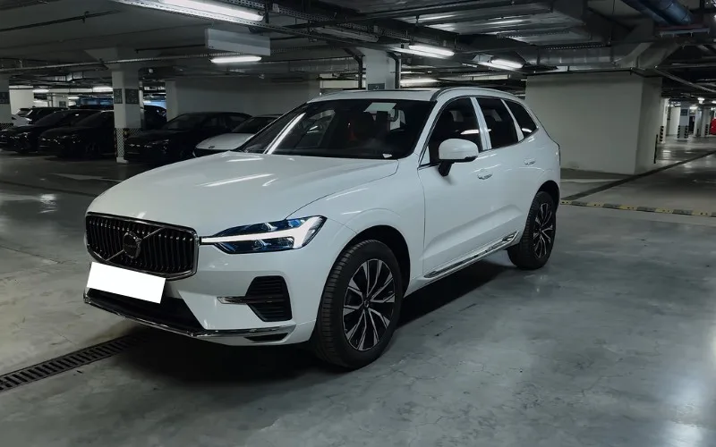 Volvo-XC60-2023-premium-SUV-hire.webp